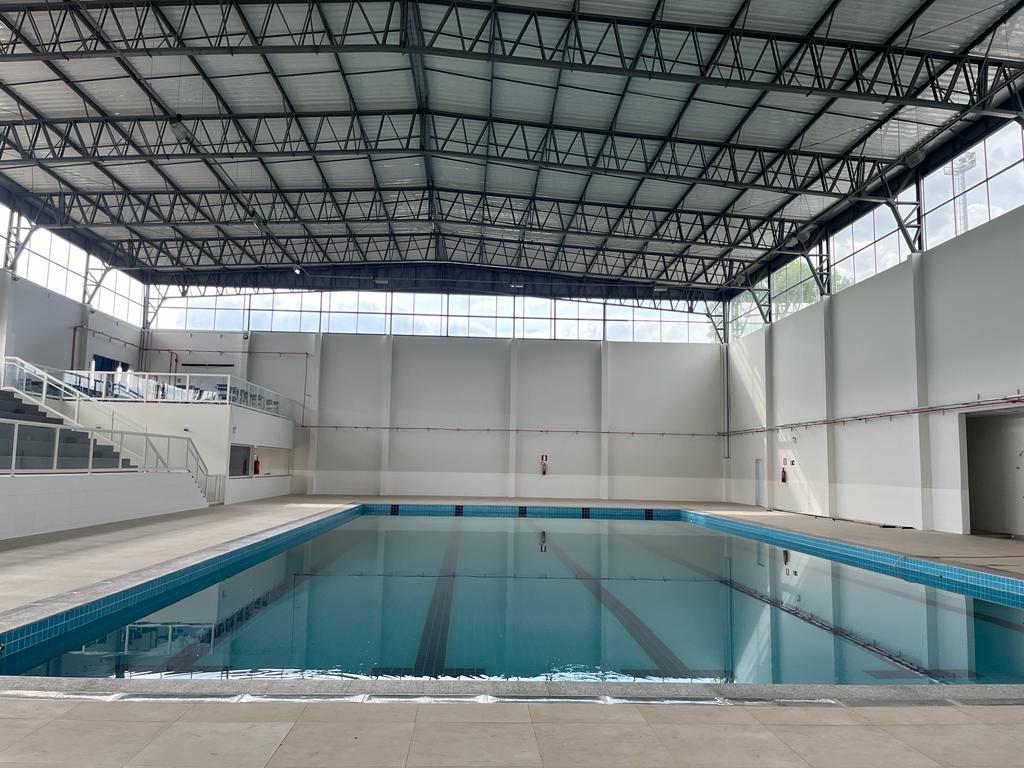 Ginásio de Piscina Semi Olímpica